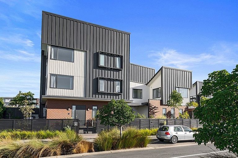 Photo of property in 78 Te Oneroa Way, Long Bay, Auckland, 0630