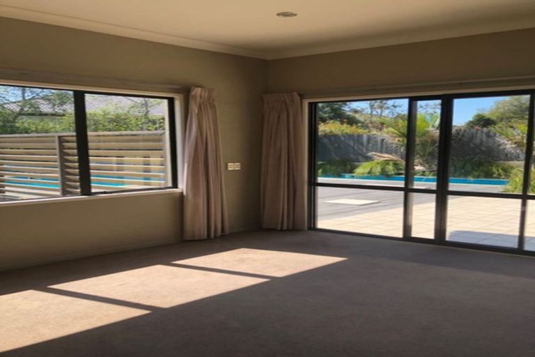Photo of property in 52 Shelter Drive, Greenhithe, Auckland, 0632