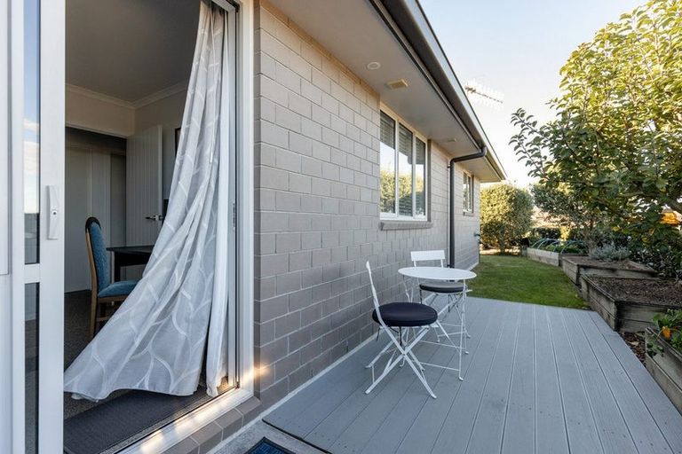 Photo of property in Waterview Estate, 70/4 Greystone Place, Omokoroa, 3114