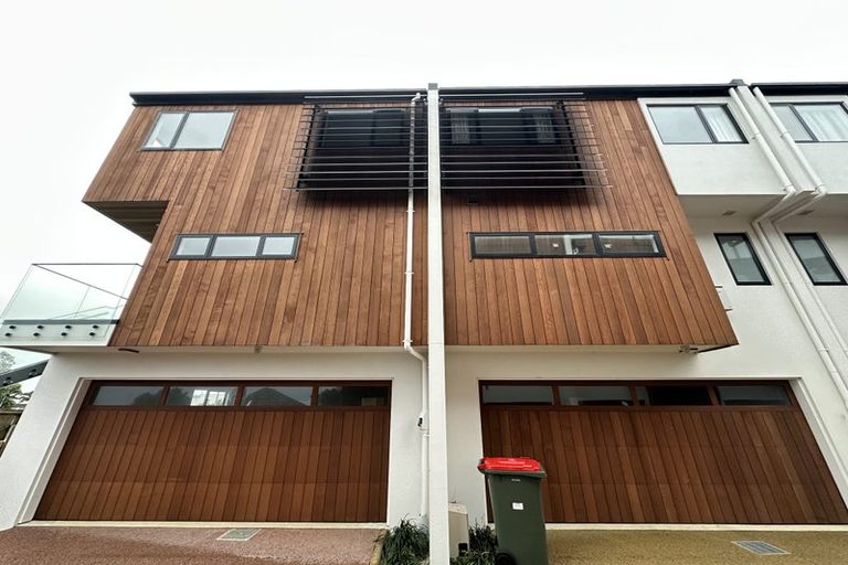 Photo of property in 1 Colenso Place, Otaki Beach, Otaki, 5512