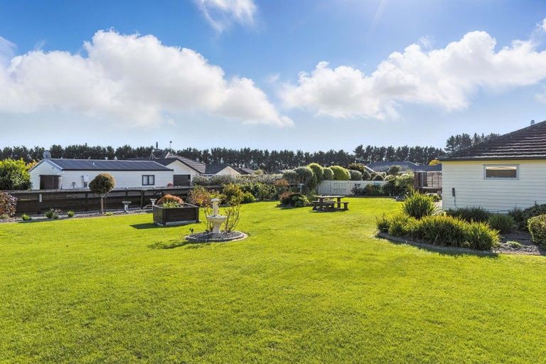 Photo of property in 51 Garth Road, Levin, 5571