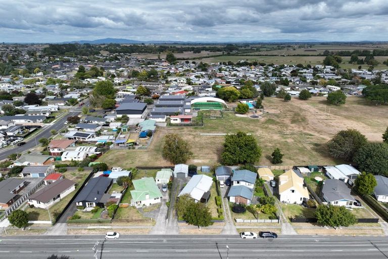 Photo of property in 93 Collins Road, Melville, Hamilton, 3206