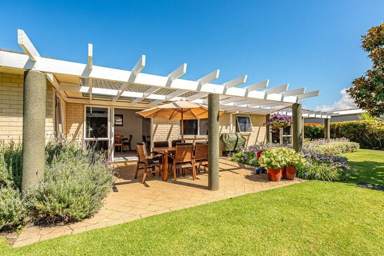 Photo of property in 13 Norfolk Drive, Otamatea, Whanganui, 4500