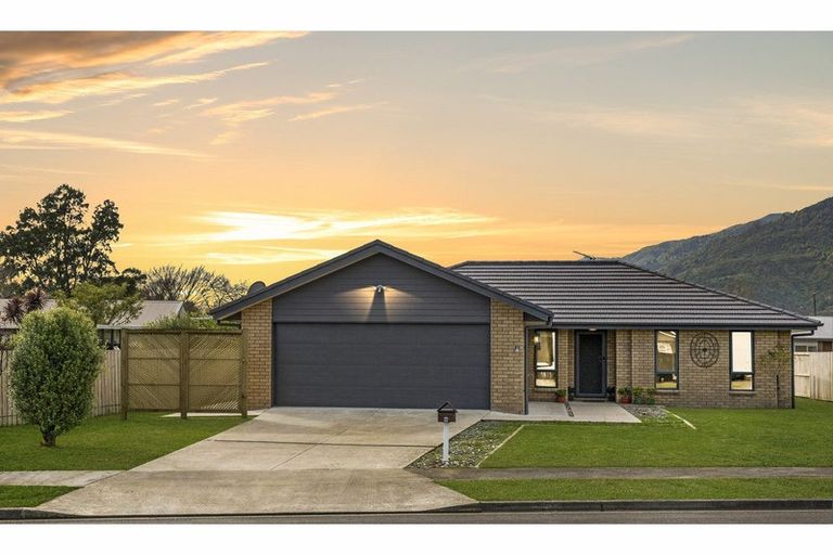 Photo of property in 8 Sundale Drive, Te Aroha, 3320