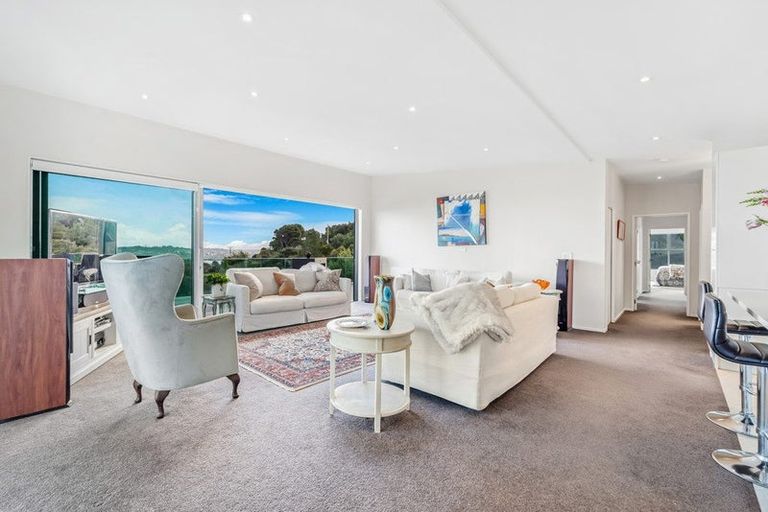 Photo of property in 87 Roberts Road, Matakatia, Whangaparaoa, 0930