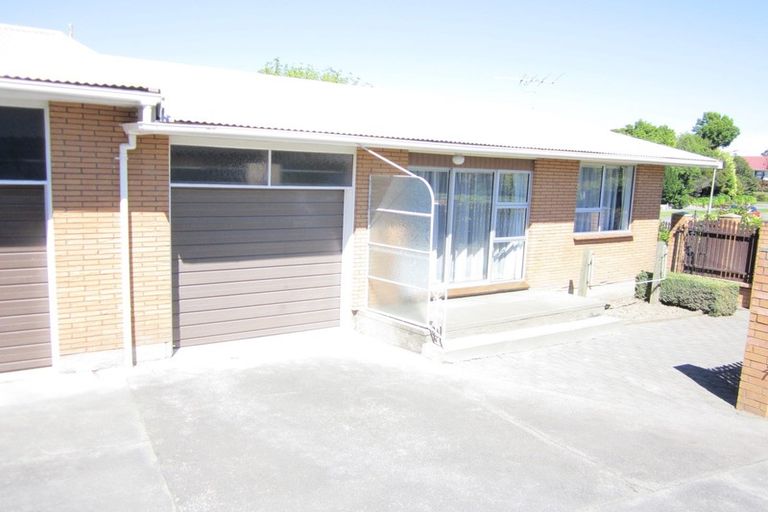 Photo of property in 1/68 Nortons Road, Avonhead, Christchurch, 8042