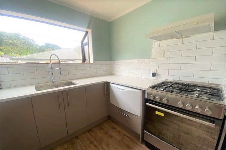 Photo of property in 207a Whites Line East, Waiwhetu, Lower Hutt, 5010