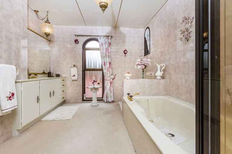 Photo of property in 24 Coronation Road, Hillcrest, Auckland, 0627