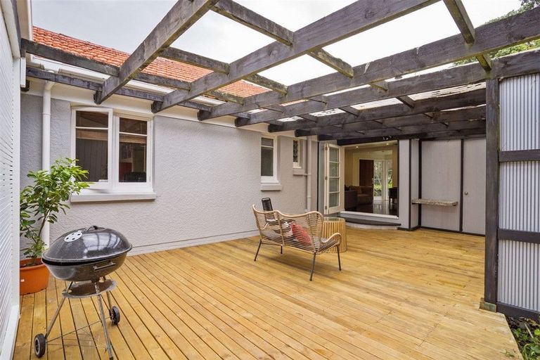 Photo of property in 279 Titirangi Road, Titirangi, Auckland, 0604