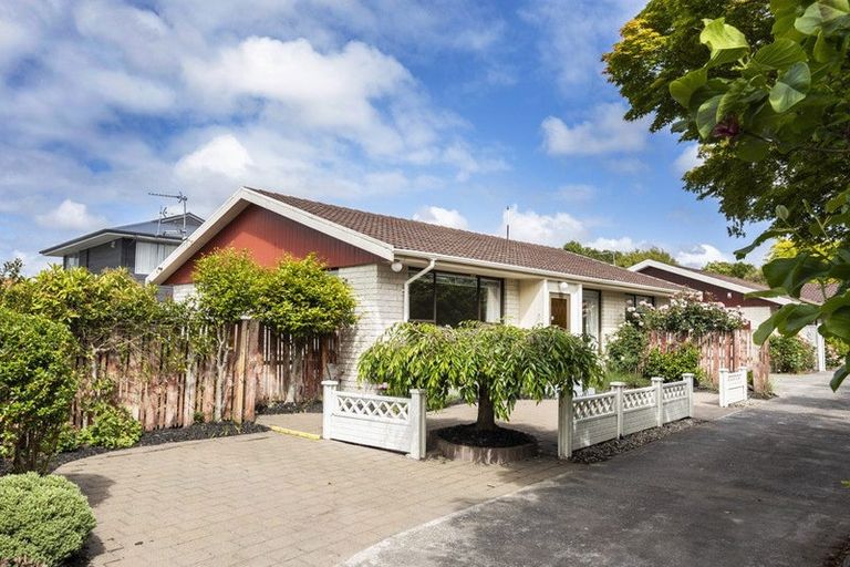 Photo of property in 1/23b Juniper Place, Burnside, Christchurch, 8053