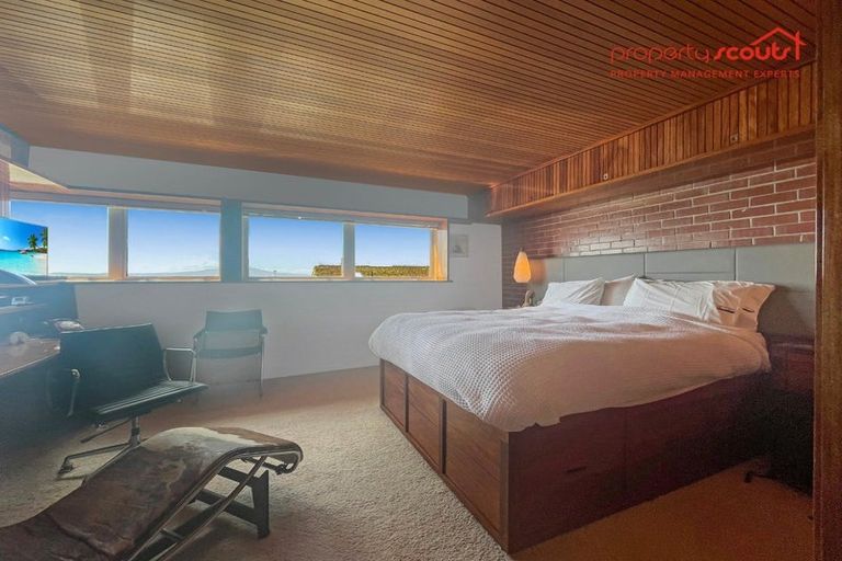 Photo of property in Seaview Apartments, 5/64 Milford Road, Milford, Auckland, 0620