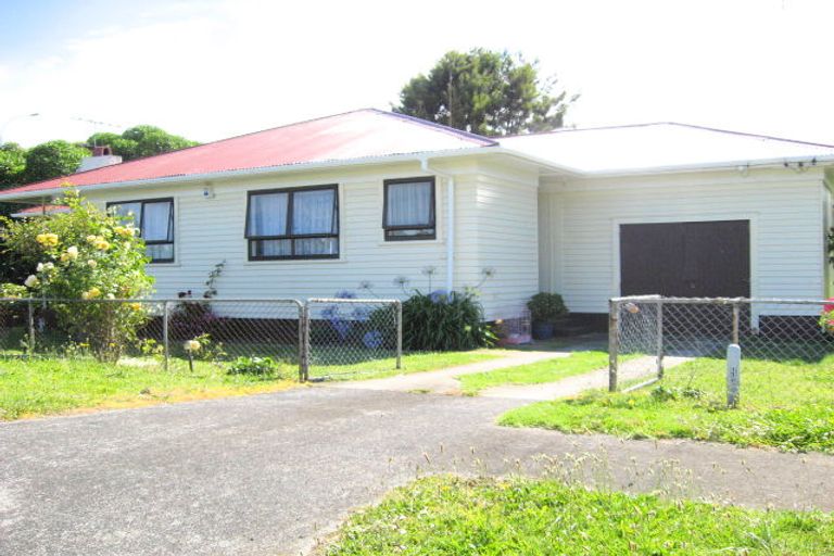 Photo of property in 53 Kiwi Esplanade, Mangere Bridge, Auckland, 2022