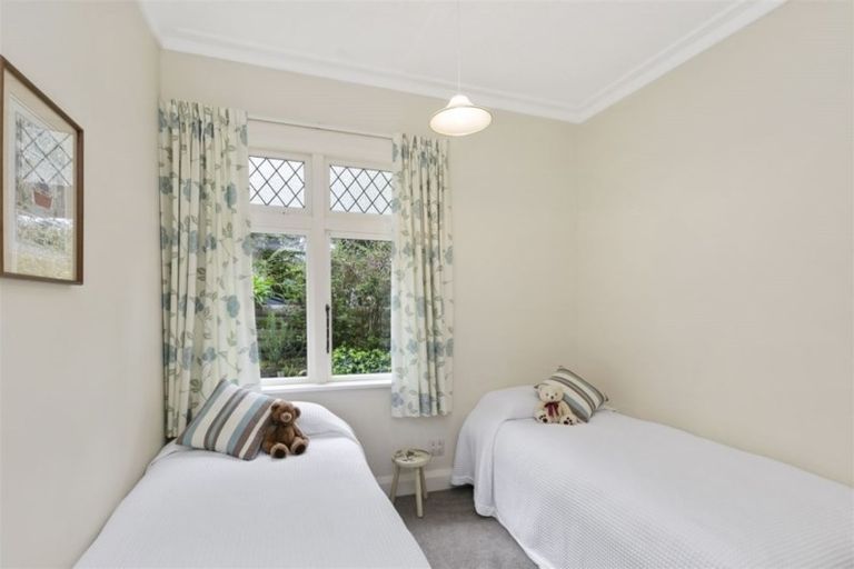 Photo of property in 10 Amapur Drive, Khandallah, Wellington, 6035