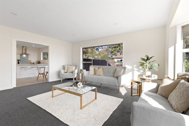 Photo of property in 2 Hythe Lane, Saint Martins, Christchurch, 8022