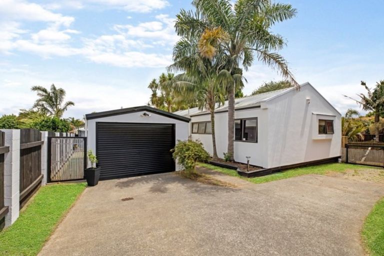 Photo of property in 150 Carnoustie Drive, Wattle Downs, Auckland, 2103