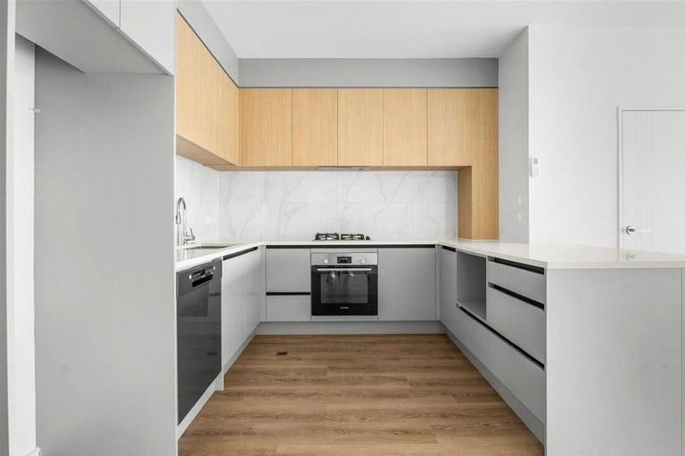 Photo of property in 63 Whare Kauri Road, Papakura, 2110