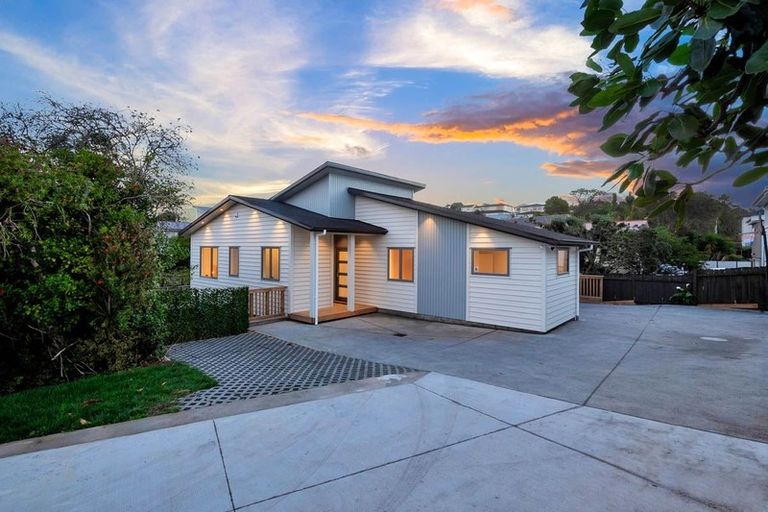 Photo of property in 1a Greville Road, Pinehill, Auckland, 0632