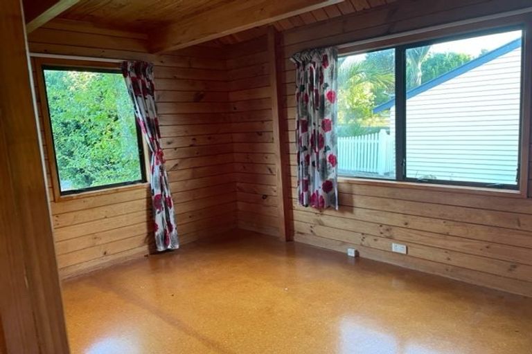 Photo of property in 2 Twin Wharf Road, Herald Island, Auckland, 0618