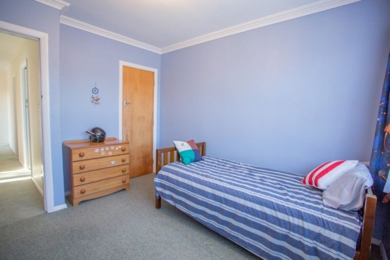 Photo of property in 34 Kaitawa Crescent, Paraparaumu, 5032