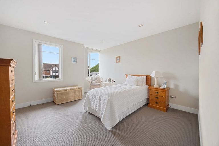 Photo of property in 22 Bluefin Way, West Harbour, Auckland, 0618