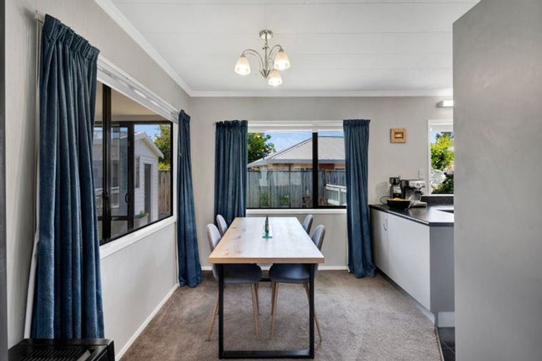 Photo of property in 30 Nikau Street, Inglewood, 4330