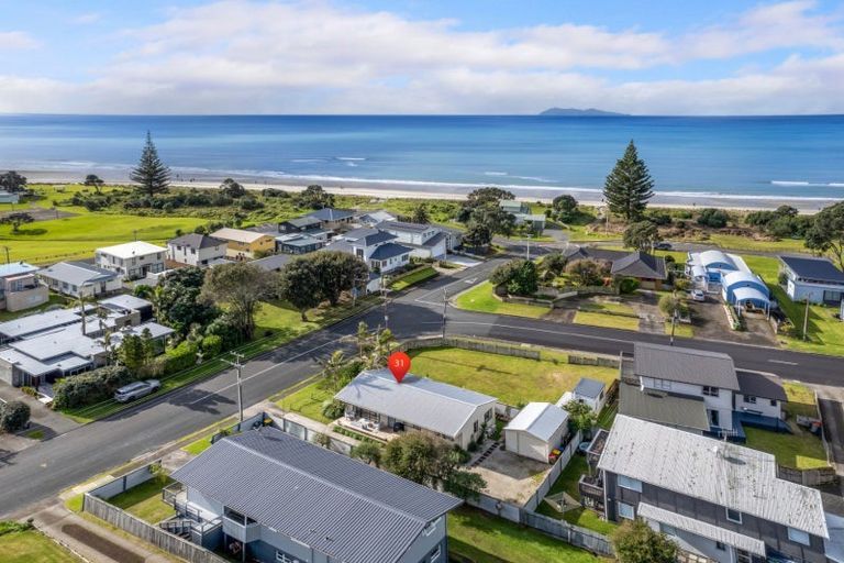 Photo of property in 31 Leo Street, Waihi Beach, 3611