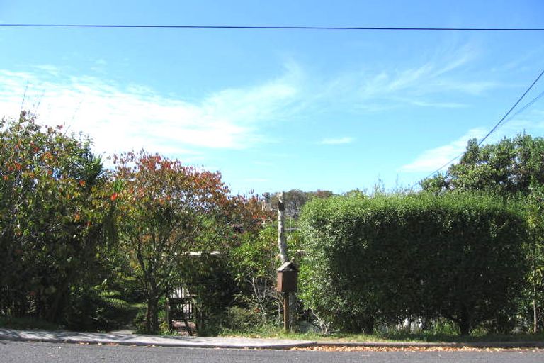 Photo of property in 4 Gray Crescent, Torbay, Auckland, 0630