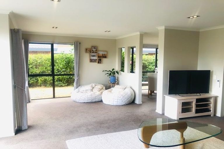 Photo of property in 25 Consort Close, Paraparaumu Beach, Paraparaumu, 5032