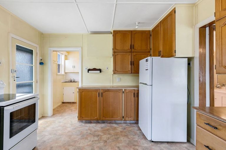 Photo of property in 5 Courtenay Road, Heretaunga, Upper Hutt, 5018