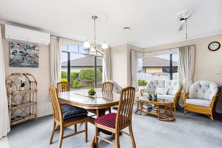 Photo of property in 23 Araroa Place, Papamoa Beach, Papamoa, 3118