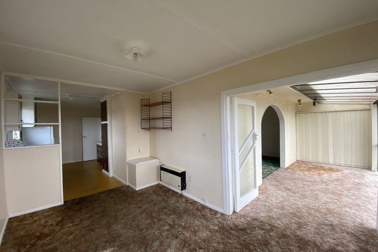 Photo of property in 75 Mould Street, Waitara, 4320