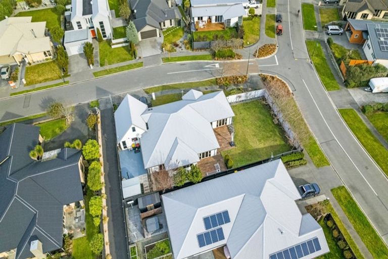 Property details for 32 Linkwater Way, Parklands, Christchurch, 8083