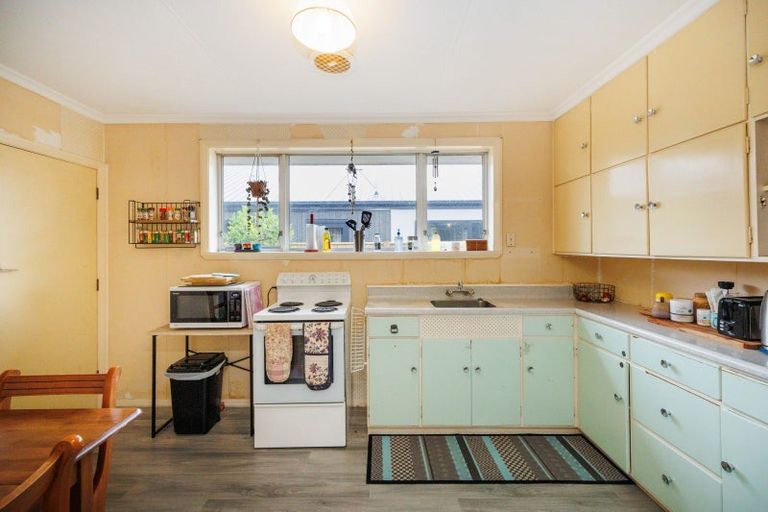 Photo of property in 44 Napier Road, Terrace End, Palmerston North, 4410