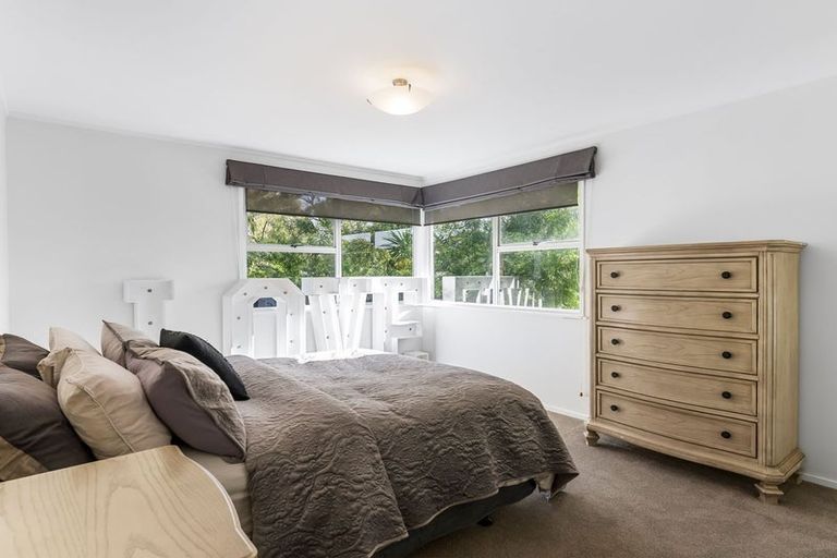 Photo of property in 47 Felgrove Street, Glendene, Auckland, 0602