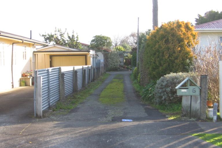 Photo of property in 6 Eton Place, Terrace End, Palmerston North, 4410