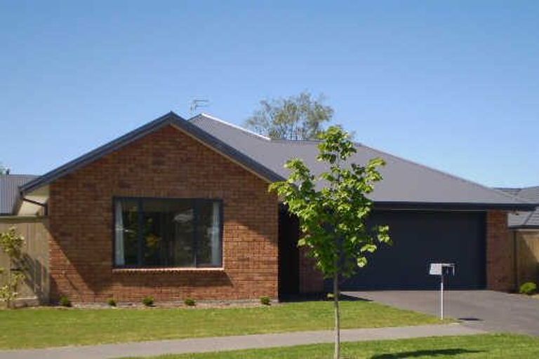 Photo of property in 8 Mokihi Gardens, Hillmorton, Christchurch, 8024