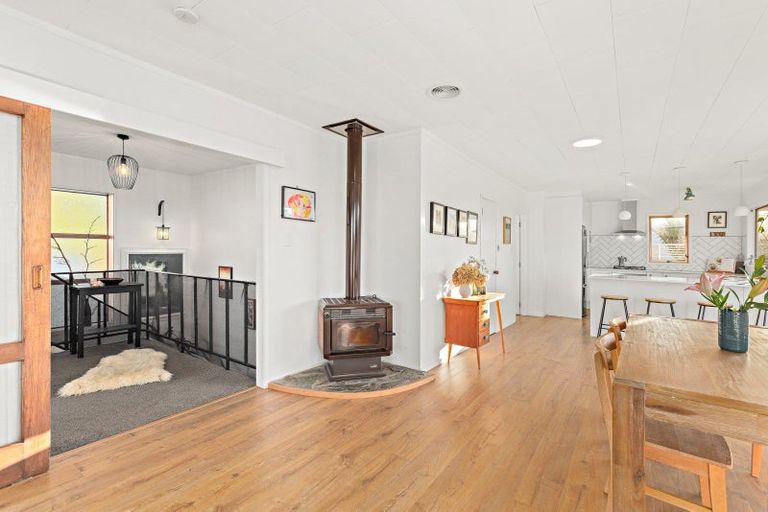 Photo of property in 18 Harbour View Road, Leigh, 0985