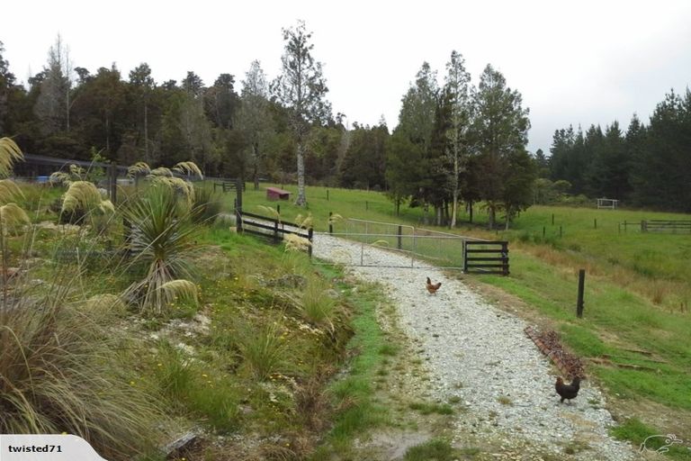 Photo of property in 170 Clifton Road, Kaiata, Greymouth, 7805