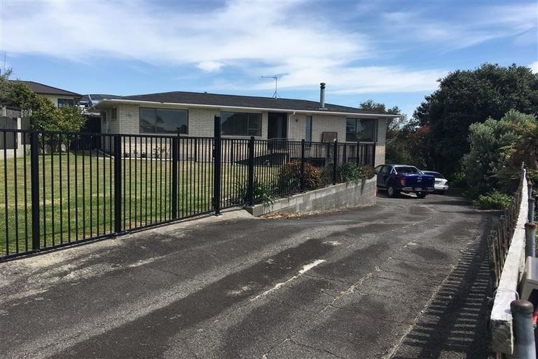 Photo of property in 17 Antonia Place, Bell Block, New Plymouth, 4312