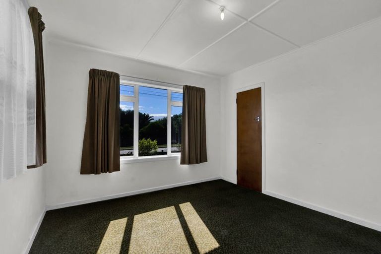 Photo of property in 6 Mace Terrace, Oakura, 4314