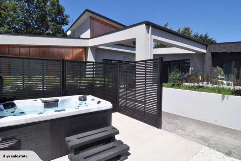 Photo of property in 120a Clyde Road, Ilam, Christchurch, 8041