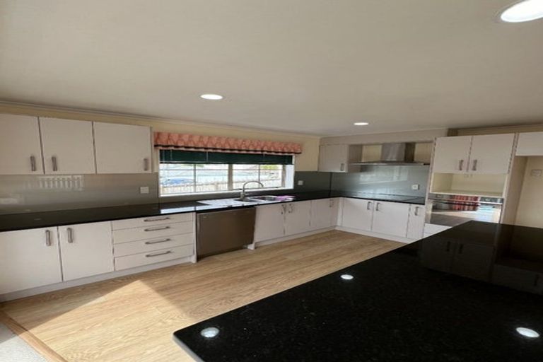 Photo of property in 8 Covina Place, Somerville, Auckland, 2014