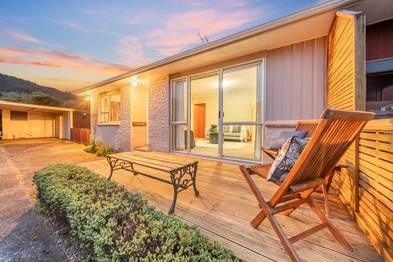 Photo of property in 9b Haylock Grove, Totara Park, Upper Hutt, 5018