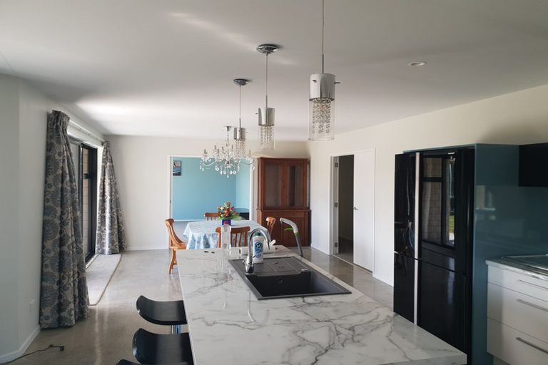 Photo of property in 1a Links Drive, Waiwhakaiho, New Plymouth, 4312