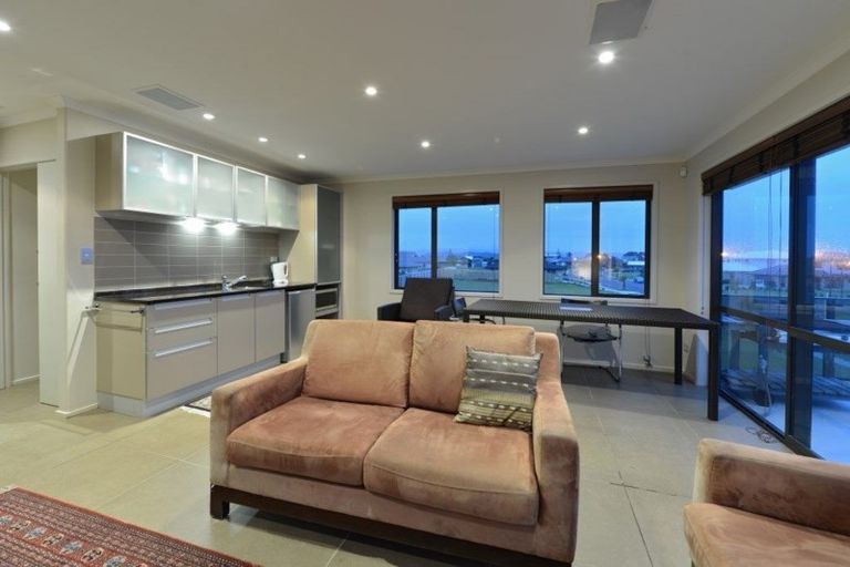 Photo of property in 38 Key West Drive, One Tree Point, 0118