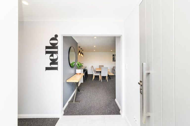 Photo of property in 5 Stratford Court, Fitzherbert, Palmerston North, 4410