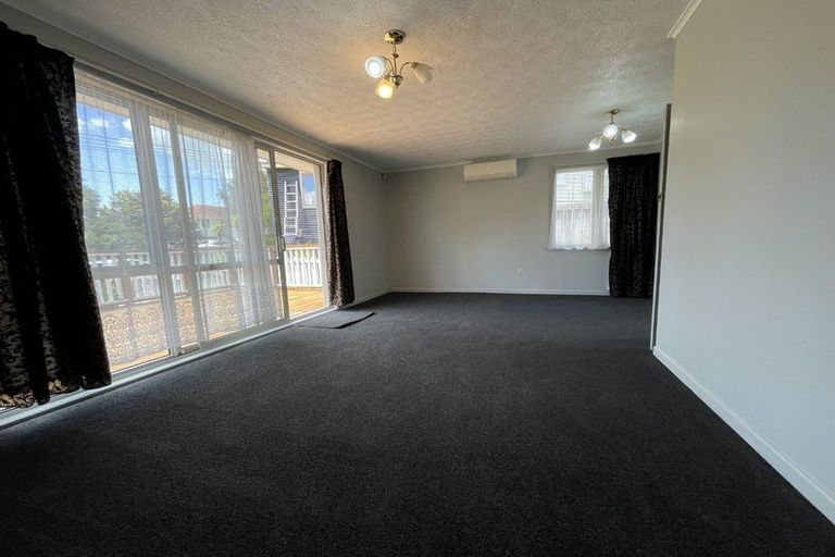 Photo of property in 10 Hinau Street, New Lynn, Auckland, 0600
