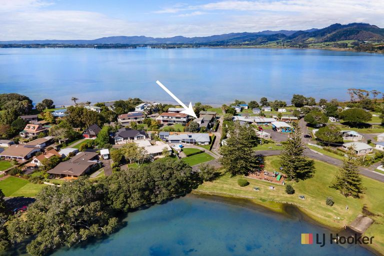 Photo of property in 35 Waione Avenue, Athenree, Waihi Beach, 3177