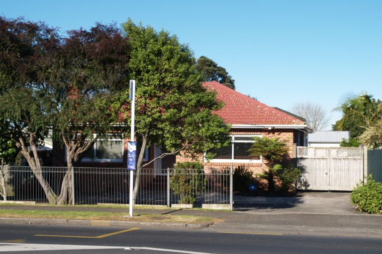 Photo of property in 2/454 Massey Road, Mangere East, Auckland, 2024