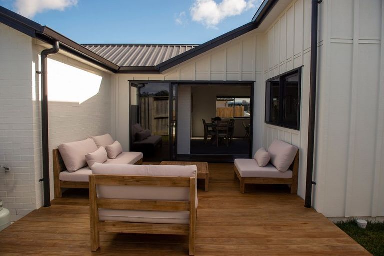 Photo of property in 18 Okataina Street, Pyes Pa, Tauranga, 3112